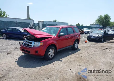 2012 Ford Escape Xls z USA, uszkodzony, nr VIN 1FMCU0C70CKA97943